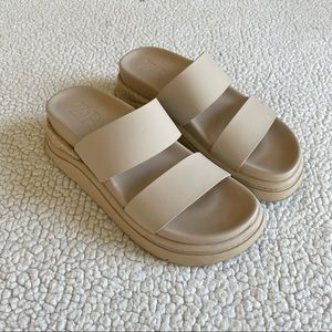 Zara Rubberized Low Heel Platform Sport Sandals size 39 (8 US)